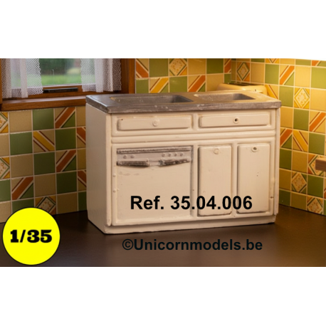 Double sink in cabinet