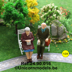 Civilian couple painted set 4