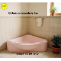 Corner bathtub